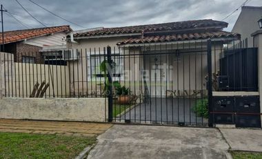 Casa PH en alquiler en Parque Quirno