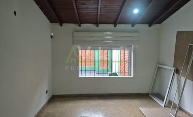 Casa PH en alquiler en Parque Quirno