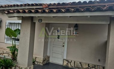 Casa PH en alquiler en Parque Quirno