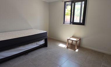 ARRIENDO EN ALGARROBO NORTE, CASA CON ESPACIO COMPARTIDO