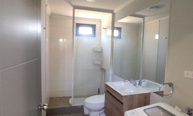 ARRIENDO EN ALGARROBO NORTE, CASA CON ESPACIO COMPARTIDO