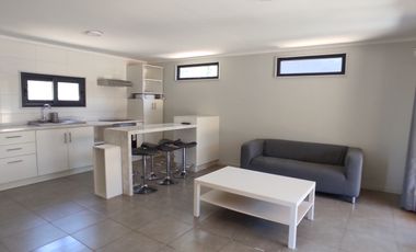 ARRIENDO EN ALGARROBO NORTE, CASA CON ESPACIO COMPARTIDO