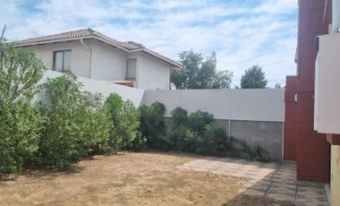 ARRIENDO CASA EN EXCLUSIVO BARRIO DE MACHALI