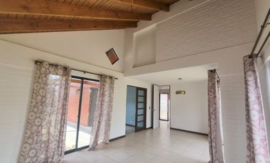 ARRIENDO CASA EN EXCLUSIVO BARRIO DE MACHALI