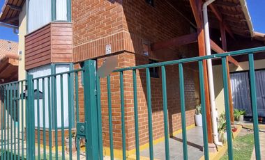 ARRIENDO CASA EN EXCLUSIVO BARRIO DE MACHALI