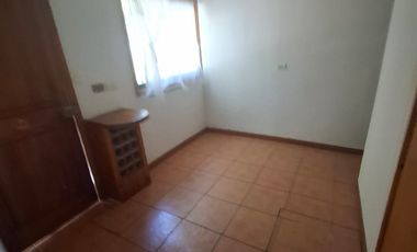 CASA EN ARRIENDO EN QUILLOTA BARRIO CONSOLIDADO
