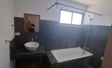 CASA EN ARRIENDO EN QUILLOTA BARRIO CONSOLIDADO