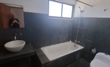 CASA EN ARRIENDO EN QUILLOTA BARRIO CONSOLIDADO