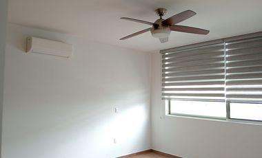 Amplia Casa en Renta en  La Cima, zapopan