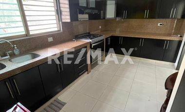 Casa en Venta  - (3)