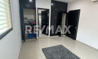 Casa en Venta  - (3)