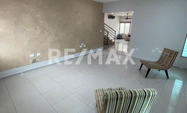 Casa en Venta  - (3)