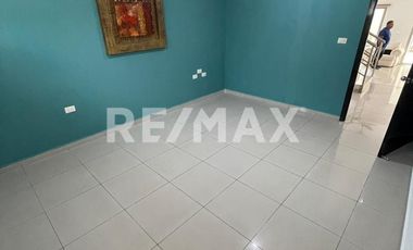 Casa en Venta  - (3)
