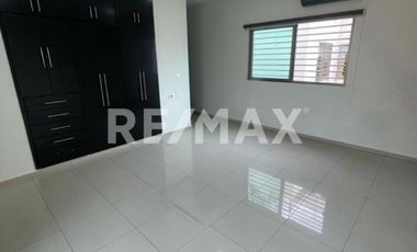 Casa en Venta  - (3)