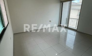 Casa en Venta  - (3)