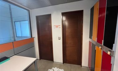 Oficina en Arriendo en Av. Las Condes / Las Tranqueras