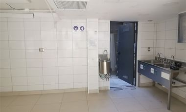 Local Comercial en Arriendo en Manquehue Norte/ Rotonda