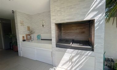 Casa en Arriendo en camino la laguna con camino del sol