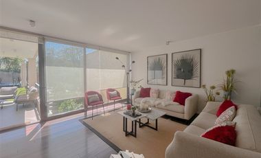 Casa en Arriendo en camino la laguna con camino del sol