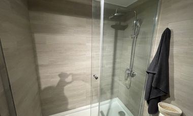 Venta Precioso departamento, incluye patio privado, a pasos del Lago