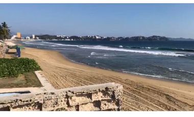 TERRENO A ORILLA DE PLAYA EN LA MEJOR ZONA DE MANZANILLO
