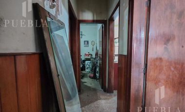 VENTA DE DOS CASAS EN EL MISMO TERRENO!! JOSE MARMOL KING AL 800