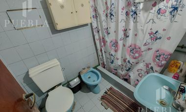 VENTA DE DOS CASAS EN EL MISMO TERRENO!! JOSE MARMOL KING AL 800