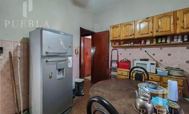 VENTA DE DOS CASAS EN EL MISMO TERRENO!! JOSE MARMOL KING AL 800