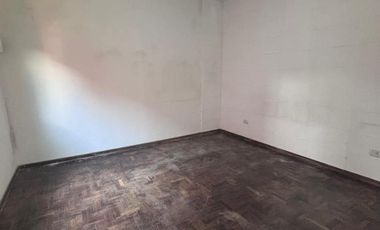 PH 2 AMBIENTES VENTA EN DIEGO ARMANDO MARADONA 2232 (LANUS OESTE)