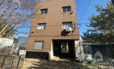 Venta Departamento de un dormitorio con cochera, en La Plata
