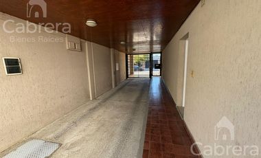 Venta Departamento de un dormitorio con cochera, en La Plata