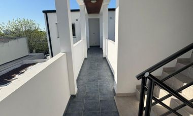 Venta Departamento de un dormitorio con cochera, en La Plata