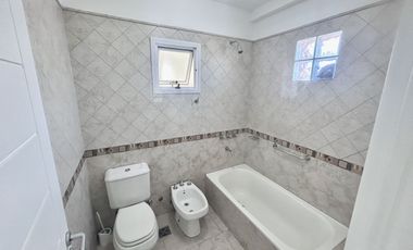 TRES AMBIENTES COCHERA, BALCON, SUM