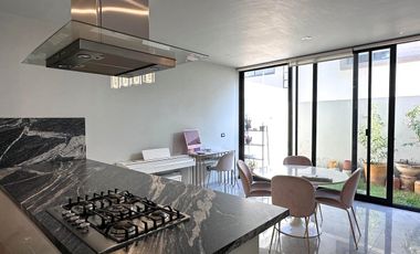 RENTA DE CASA EN PUNTO SUR ESTE