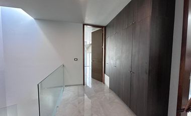 RENTA DE CASA EN PUNTO SUR ESTE