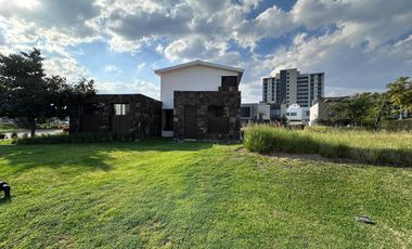 RENTA DE CASA EN PUNTO SUR ESTE