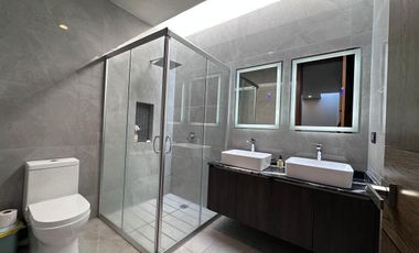 RENTA DE CASA EN PUNTO SUR ESTE