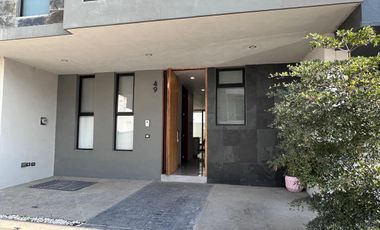 RENTA DE CASA EN PUNTO SUR ESTE