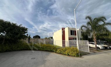 Casa en renta con jardín excedente en Somos Residencial