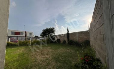 Casa en renta con jardín excedente en Somos Residencial