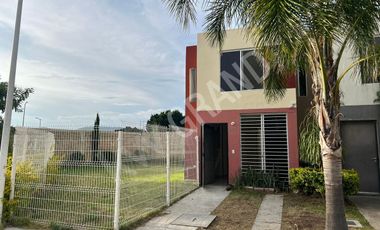 Casa en renta con jardín excedente en Somos Residencial