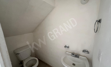 Casa en renta con jardín excedente en Somos Residencial