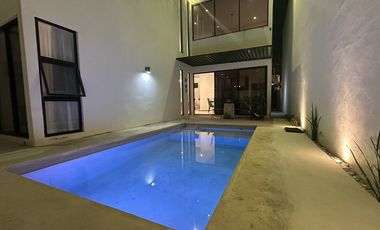 Casa en Venta en Privada Gran Valle Cholul | 3 habitaciones + cuarto de servicio