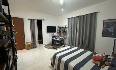 Casa en Venta en Privada Gran Valle Cholul | 3 habitaciones + cuarto de servicio