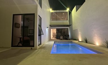 Casa en Venta en Privada Gran Valle Cholul | 3 habitaciones + cuarto de servicio