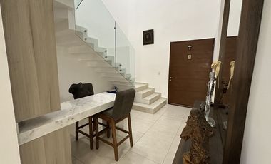 Casa en Venta en Privada Gran Valle Cholul | 3 habitaciones + cuarto de servicio