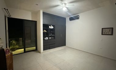 Casa en Venta en Privada Gran Valle Cholul | 3 habitaciones + cuarto de servicio