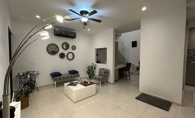 Casa en Venta en Privada Gran Valle Cholul | 3 habitaciones + cuarto de servicio