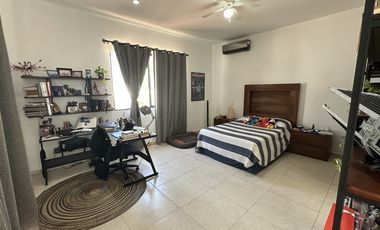 Casa en Venta en Privada Gran Valle Cholul | 3 habitaciones + cuarto de servicio