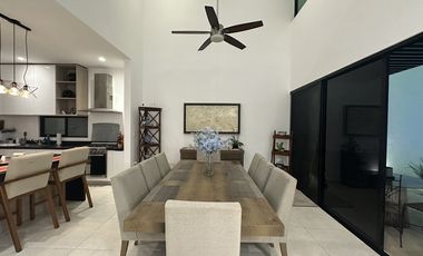 Casa en Venta en Privada Gran Valle Cholul | 3 habitaciones + cuarto de servicio